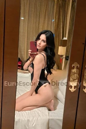 Lavinia escort