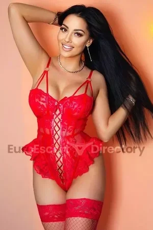 Brunette Model Penelope Euro Escort