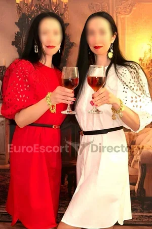 Sofia Anastasia duo with girl