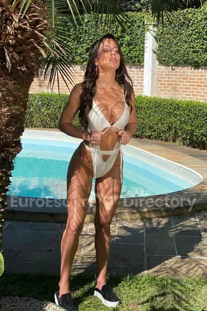 Clara Euro Escort