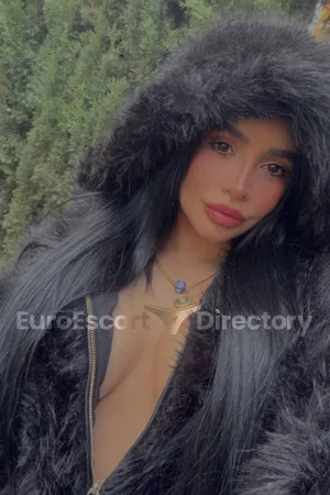 Amira escort