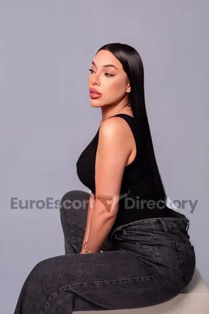 Maya Euro Escort