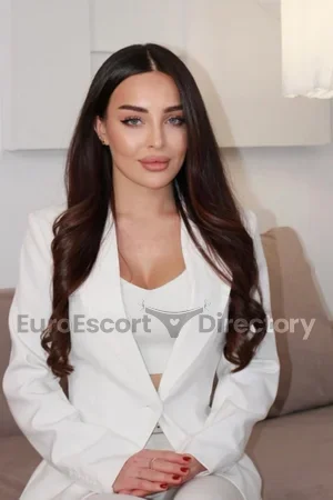 Eva Euro Escort