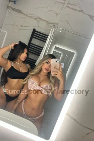 Baby Mel duo with girl