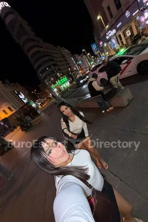 Mia Camilita duo with girl
