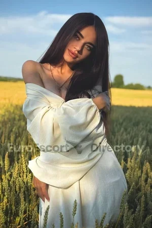 Lina Euro Escort