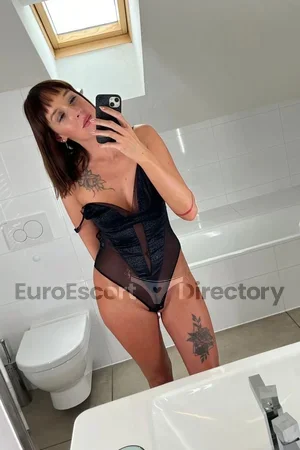Czech porn actress Denisa escort