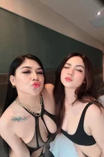 Anne Russel duo with girl