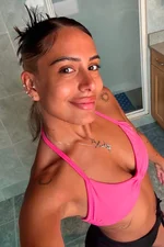 Mia
