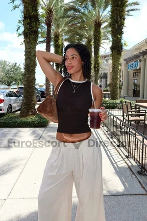 Karina Euro Escort