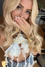 KYRA STARS