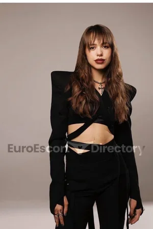 Julia Euro Escort