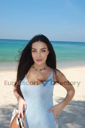 Eva Euro Escort
