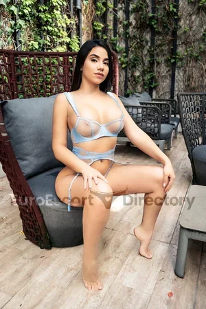 Asia Rosse Masseuse