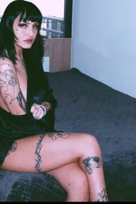 Holly Masseuse
