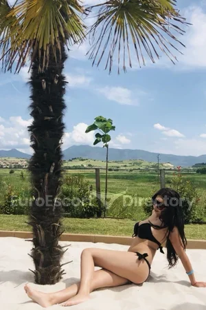 Leq Euro Escort