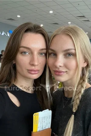 Milana Julia duo with girl