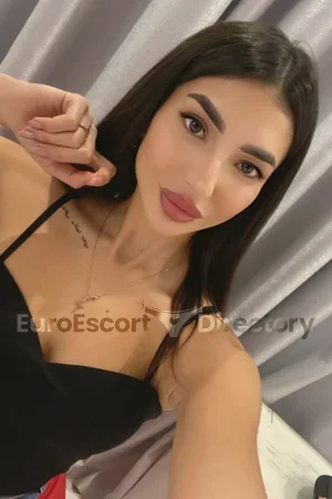 Anya Euro Escort