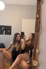Lili Greta duo with girl