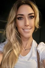 Bella Skye