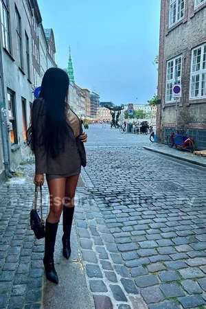 Ivy Euro Escort