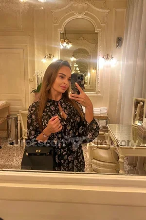 Ariana escort