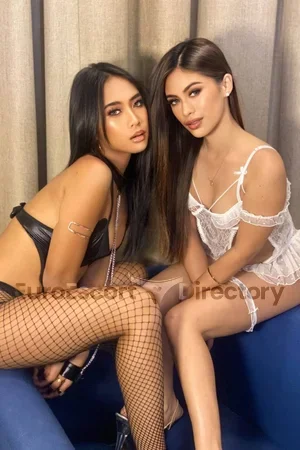 Clara Zara duo with girl