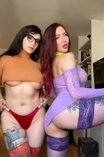 Eva & Jasmine duo