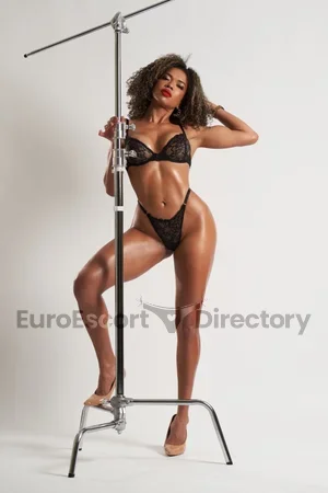 Dhara Oliverr Euro Escort