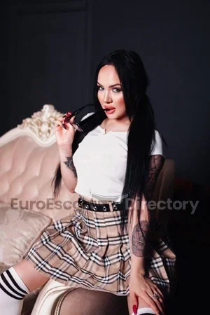 Anya Euro Escort