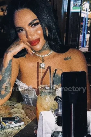Lia escort