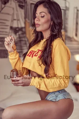 Clara Euro Escort