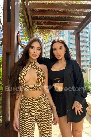 Katy Anna duo with girl