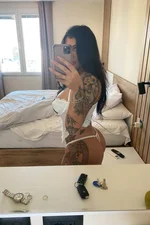 Mia