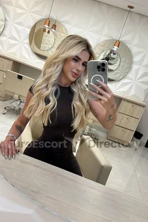 Khloe