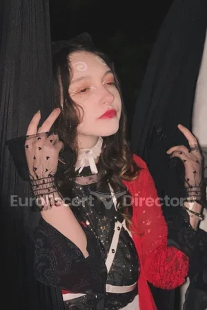 Madam Lira Euro Escort