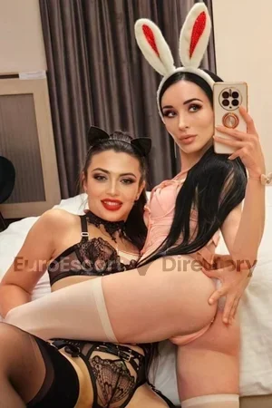 Lola Cat duo with girl Euro Escort