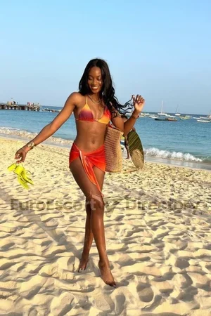 Lizzy Bliss Euro Escort