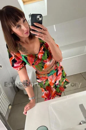 Czech porn actress Denisa escort