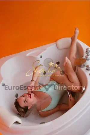 LAURA STARS escort