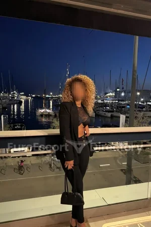 Larissa Euro Escort