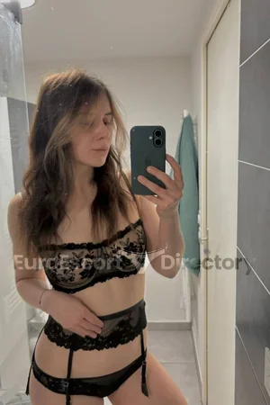 Karina escort