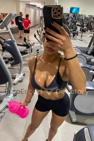 Dhara Oliverr