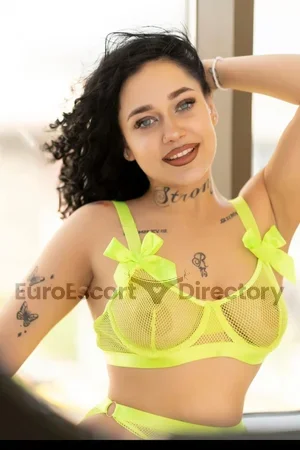 Julia Euro Escort