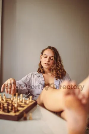 Aura Euro Escort