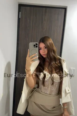 Khloe escort