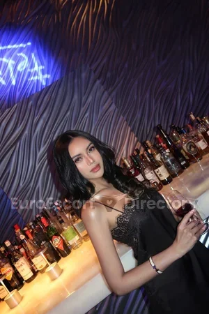Ms Mau escort