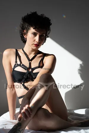 Leo escort