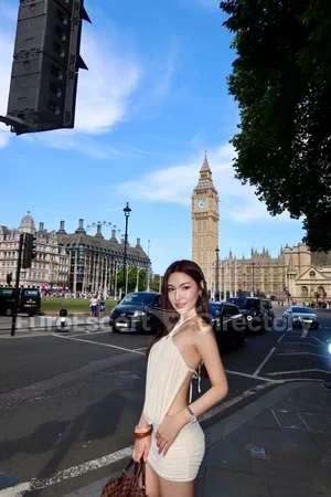 Julie escort