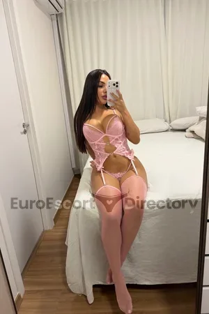 Lauren Masseuse